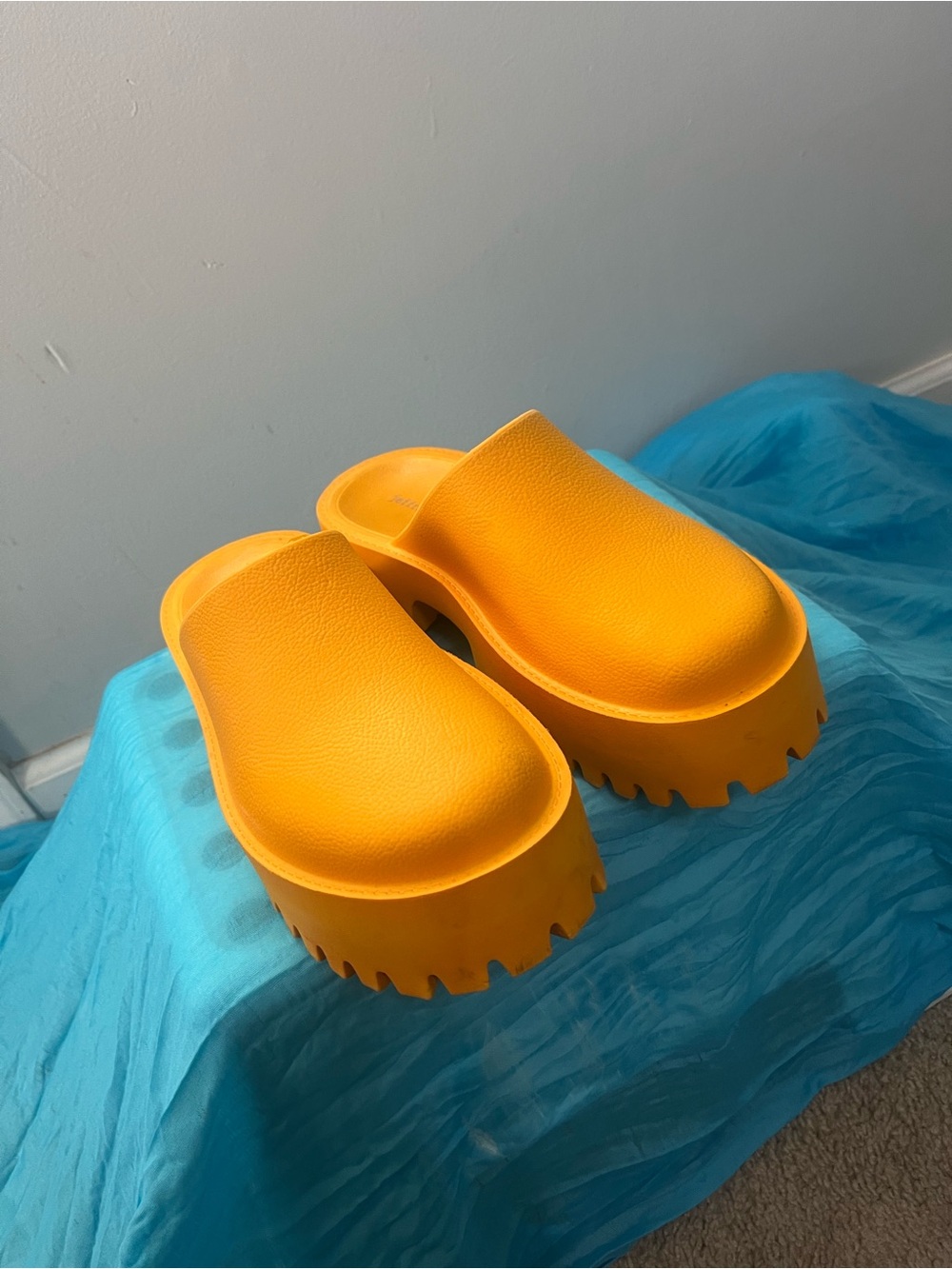Jeffrey Campbell Vibrant Yellow Platform Clog Mules - Picture 3 of 3